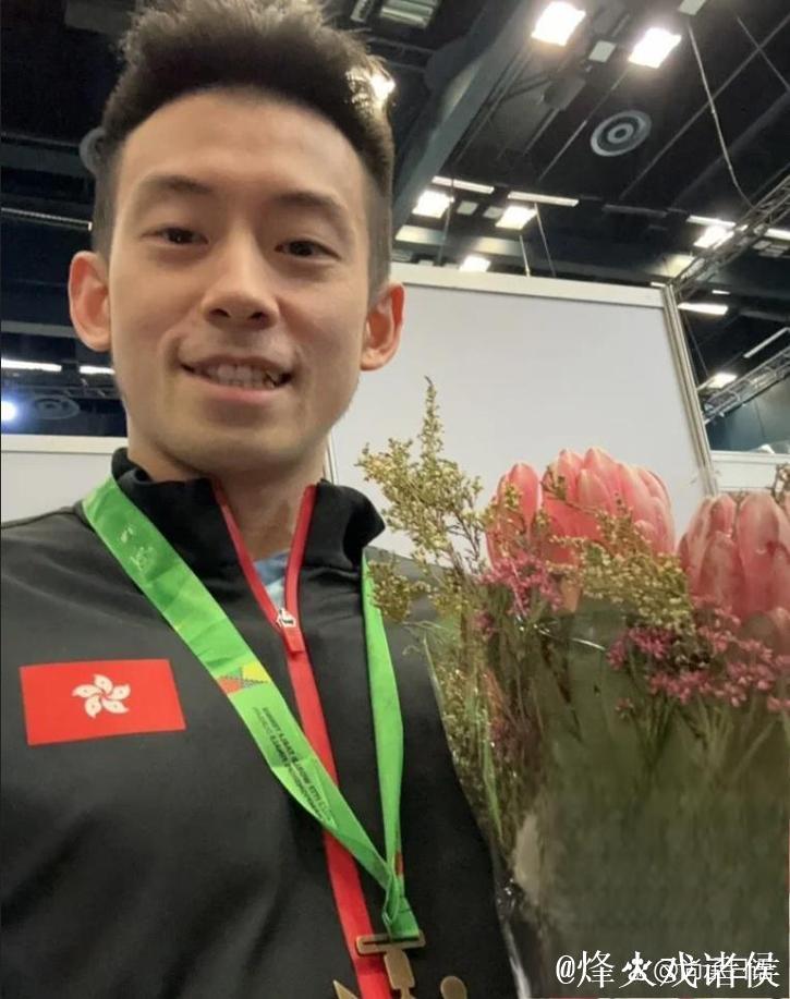 黄镇廷社交平台回顾2025赛季，称实现销售冠军目标