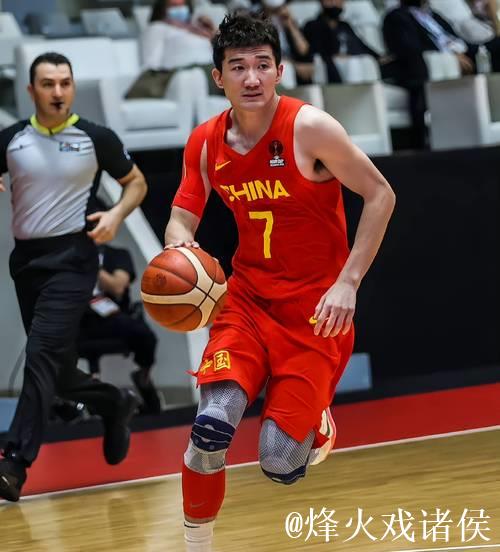 周琦半场12分钟高效表现：拿下6分6篮板1助攻1抢断